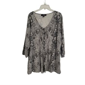 Chelsea Studio   Women's 22/24 (1X)   Top   Black & White